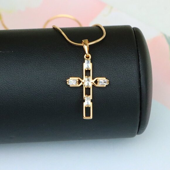 "Rose Gold Cross Pendant with Baguette-Cut White Stones Design, XPPT1607 - Picture 3 of 12